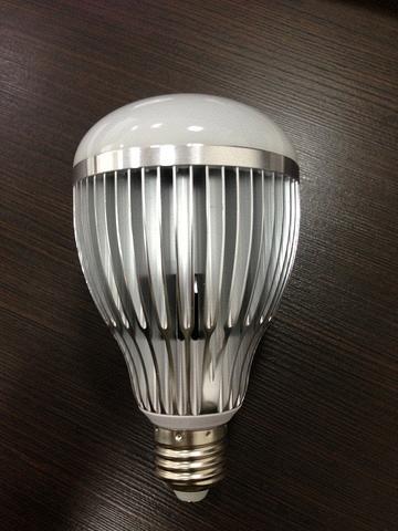 Светодиодная лампа LED 9W E27 R80
