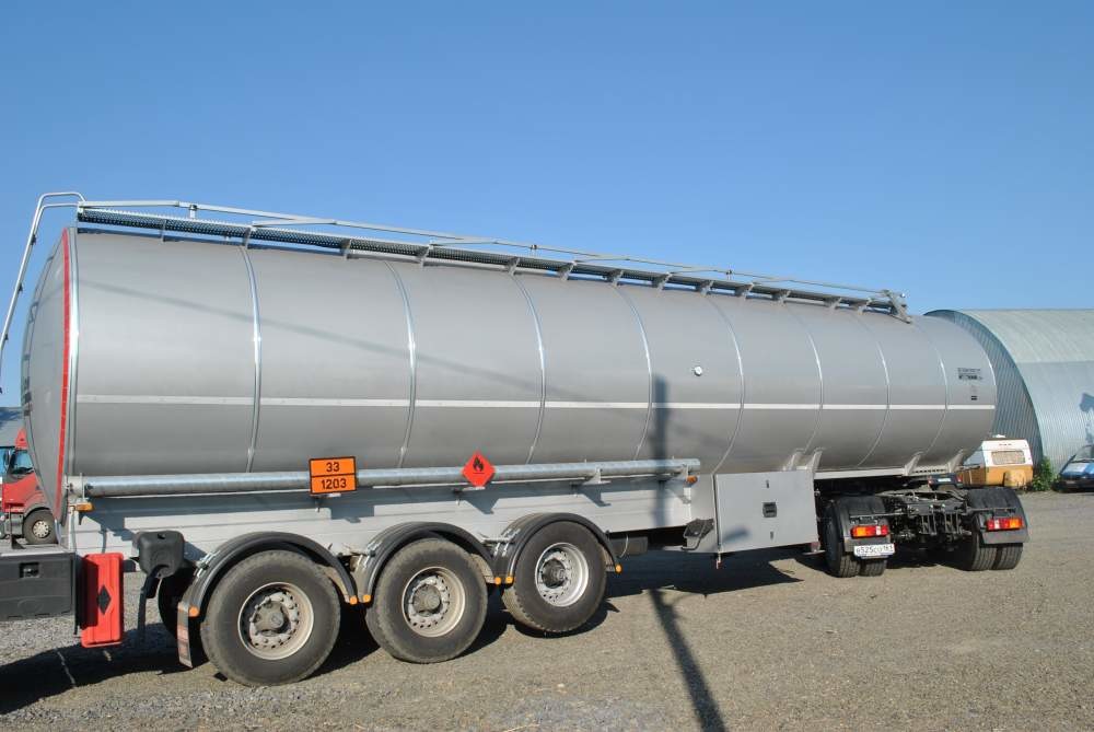 Полуприцеп - цистерна для тёмных нефтепродуктов 50000L Полуприцеп - цистерна для тёмных нефтепродуктов 50000L