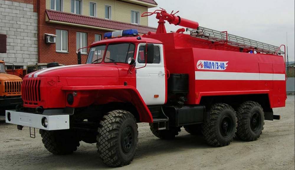 Автоцистерна пожарная АЦ-10,0-40 на шасси Урал 4320