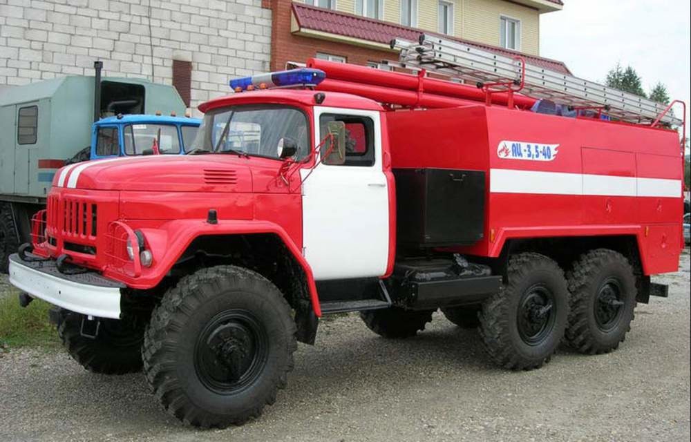 Автоцистерна пожарная АЦ-3,5-40 на шасси Амур 531340
