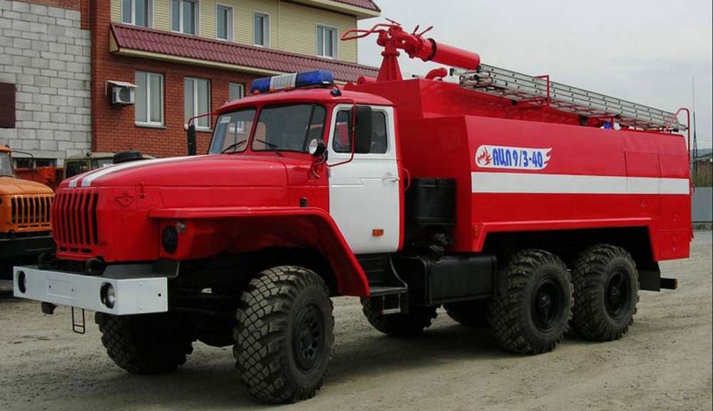 Автоцистерна пожарная АЦП-9/3-40 на шасси Урал 55571 Автоцистерна пожарная АЦП-9/3-40 на шасси Урал 55571