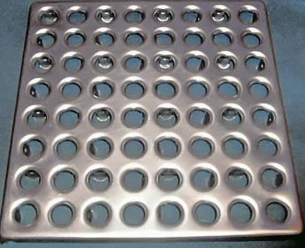 Плитка металлическая для промышленных полов, толщина 1 мм.