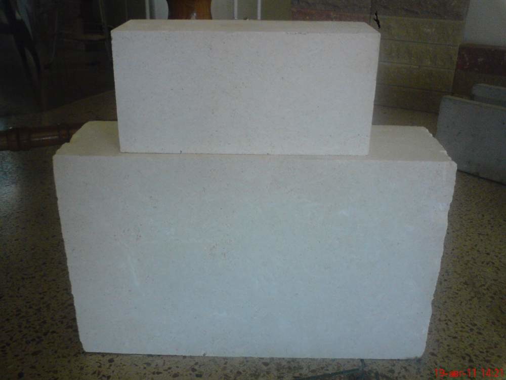Облицовочная плитка из природного камня белого цвета