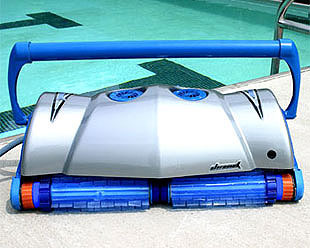 Водяной робот пылесос для общественных бассейнов «Aquabot Ultramax» компактный, качественный, доступный Водяной робот пылесос для общественных бассейнов «Aquabot Ultramax» компактный, качественный, доступный