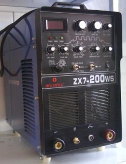 Аргоновый сварочный аппарат на постоянном и переменном токе ZX7-200WS