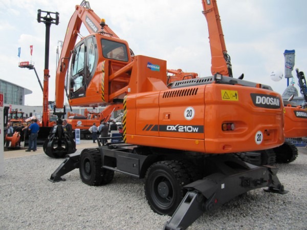 Перегружатель металлолома Doosan DX 210W