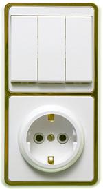 Блок комбинированный (3-х клавишный выключатель и розетка с заземляющим контактом) с ободком под золото БКВР-033 З