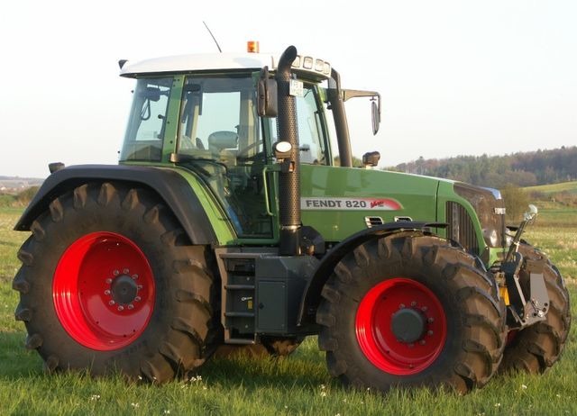 Тракторы (трактора)   FENDT 711, 712, 714, 716