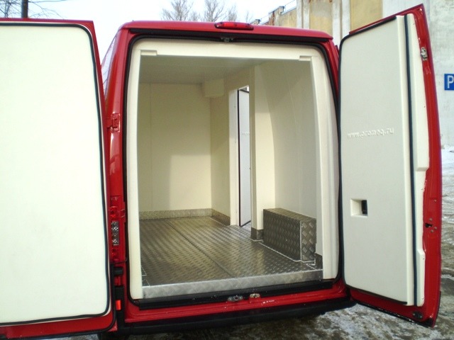Теплоизоляция цельнометаллических автомобилей панелями PROMEQ. Теплоизоляция цельнометаллических автомобилей панелями PROMEQ.