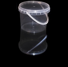 Пластиковые вёдра производятся как с круглым, так и с прямоугольным основанием.