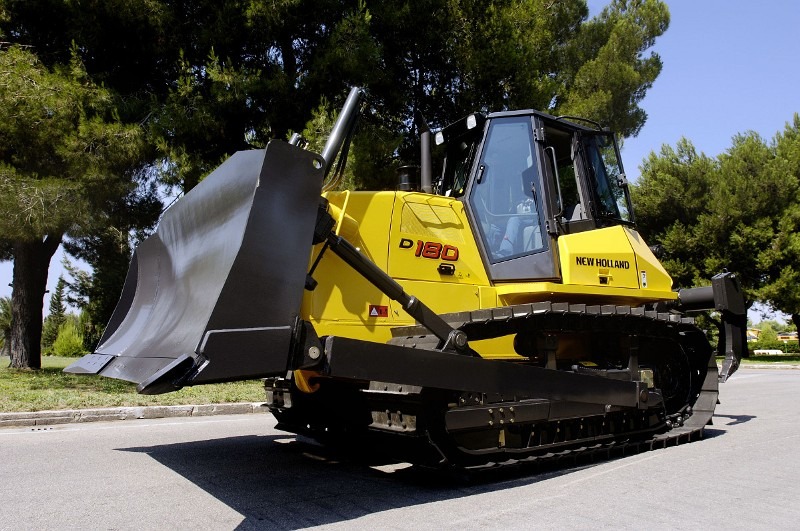 Бульдозер New Holland 180 LT Бульдозер New Holland 180 LT