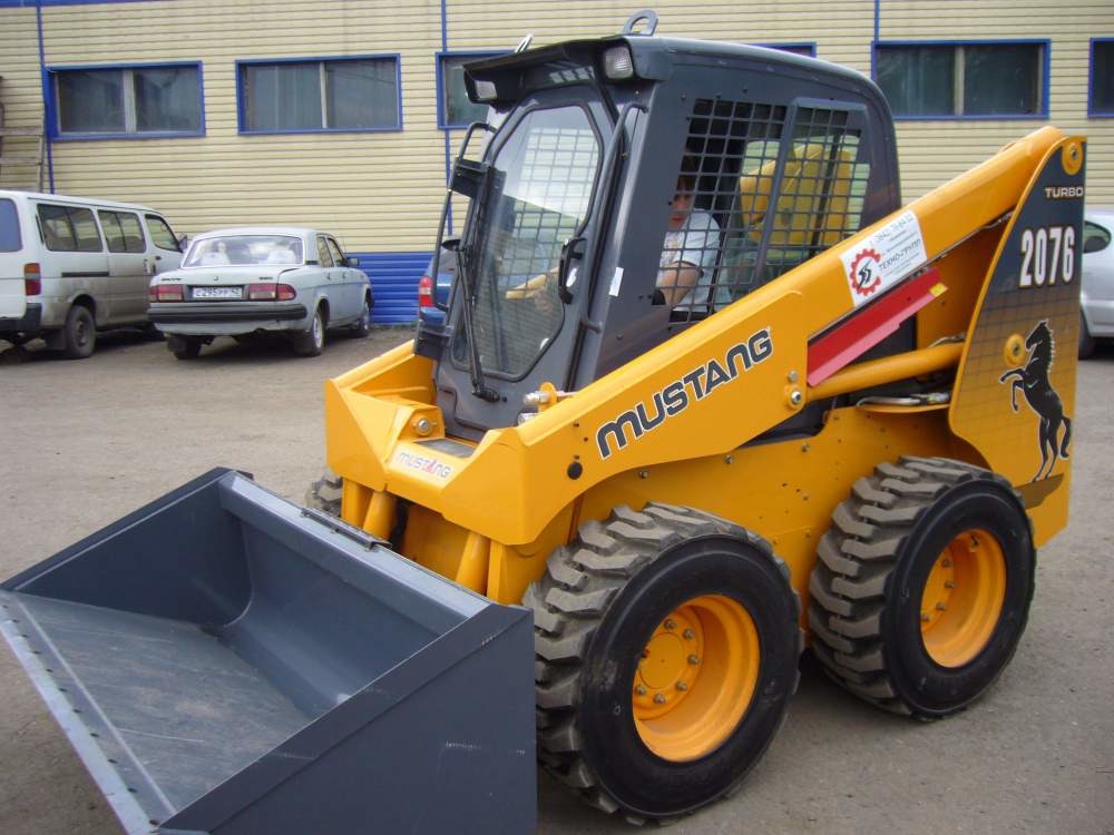 Минипогрузчик MUSTANG 2056 Минипогрузчик MUSTANG 2056
