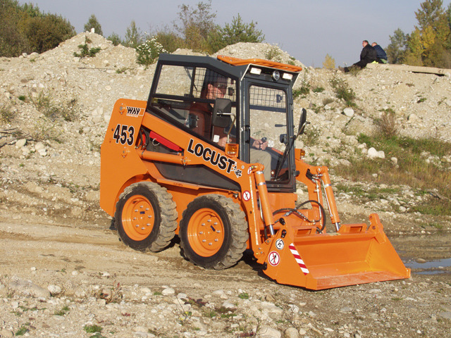 Минипогрузчик Locust L 453 Минипогрузчик Locust L 453