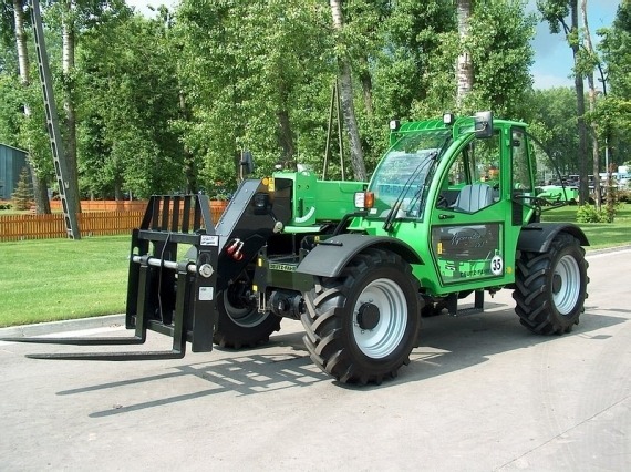 Телескопический погрузчик Agrovector DEUTZ-FAHR Телескопический погрузчик Agrovector DEUTZ-FAHR