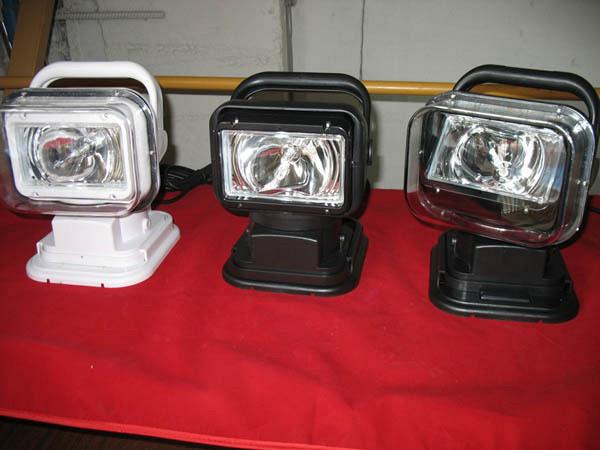 Ксеноновые прожекторы на радиоуправлении для автомлбилей и катеров.