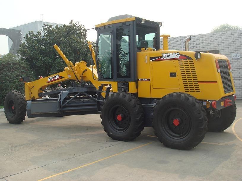 Грейдер марки XCMG GR135 Грейдер марки XCMG GR135