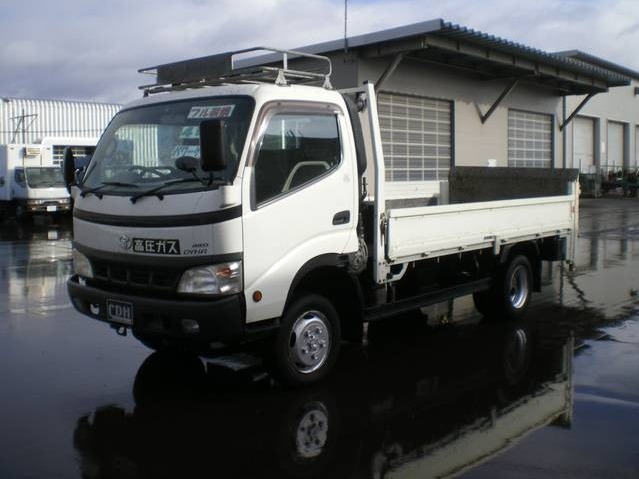 Грузовик бортовой - TOYOTA DYNA, 2002 г