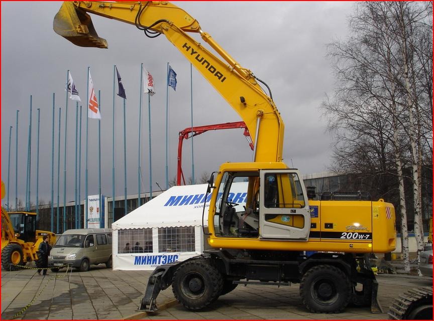 Экскаватор колесный HYUNDAI R200W-7 Экскаватор колесный HYUNDAI R200W-7