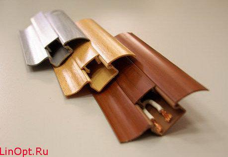 Плинтус пластиковый напольный с кабель каналом. Плинтус пластиковый напольный с кабель каналом.