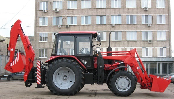 Экскаватор-погрузчик Амкодор 702ЕМ-03 Экскаватор-погрузчик Амкодор 702ЕМ-03
