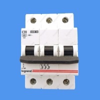 Автоматический выключатель Legrand 3 полюсной LR 3P 20А тип С