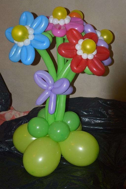 Букет из 5 цветов на подставке с бантом