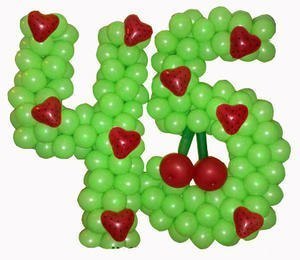 Композиции из воздушных шаров  Цифры 45 с ягодами