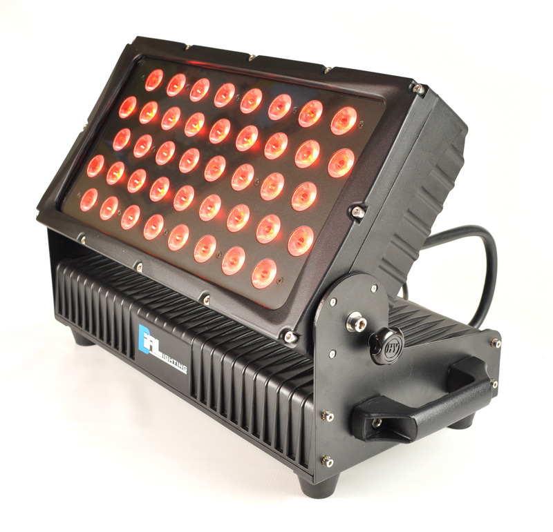 Прожектор DIALighting LED Washer 42 4-in-1 LEDs Прожектор DIALighting LED Washer 42 4-in-1 LEDs